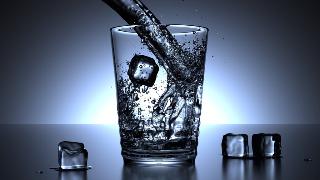 4 ключови момента през деня в които непременно да пием вода